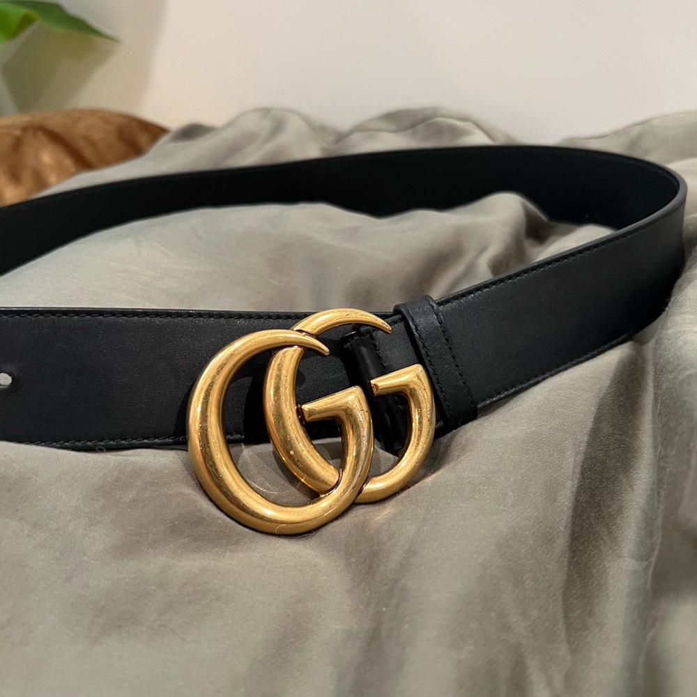 Gucci belt — like new!